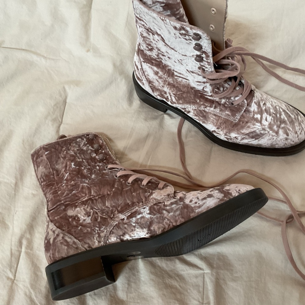 Stuart Weitzman Sondra Sleek Booties, 6.5, New - Picture 9 of 13